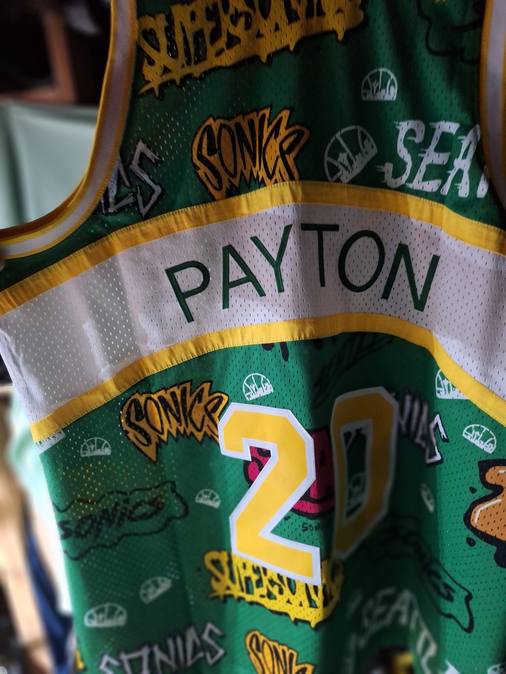 Mitchell & Ness Seattle Sonics Gary Payton Green and Yellow #20 Graphic Jersey - Picture 5 of 5
